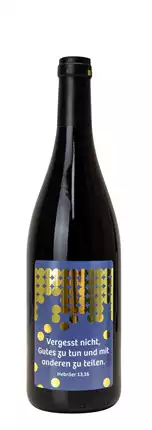 Rotwein mit Etikett "Gutes tun" (10,00 EUR/Liter)