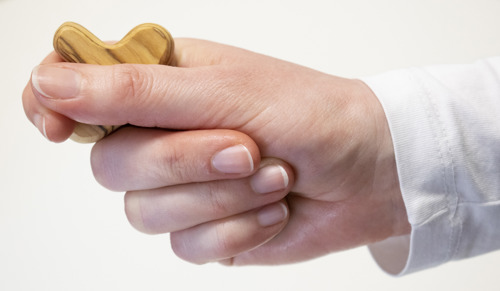 Preview: Olivenholzkreuz Größe: L