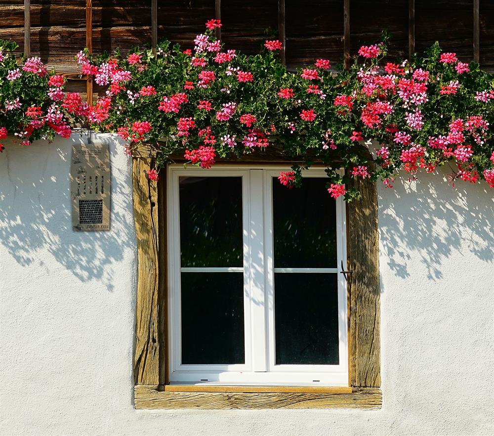 Wildbienen-Hotel mit Bibelspruch Wildbienen-Hotel mit Bibelspruch