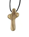 Kreuz aus Olivenholz mit Kordel